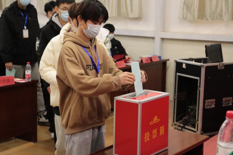 我校第十一次學生代表大會隆重召開