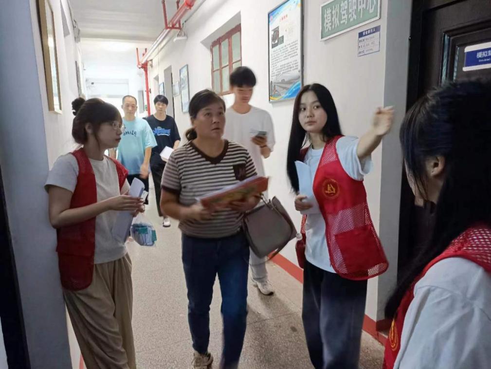 我校順利開展迎接2023級新生報道工作 我校順利開展迎接2023級新生報道工作