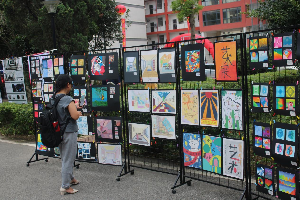 我校順利開展迎接2023級新生報道工作 我校順利開展迎接2023級新生報道工作