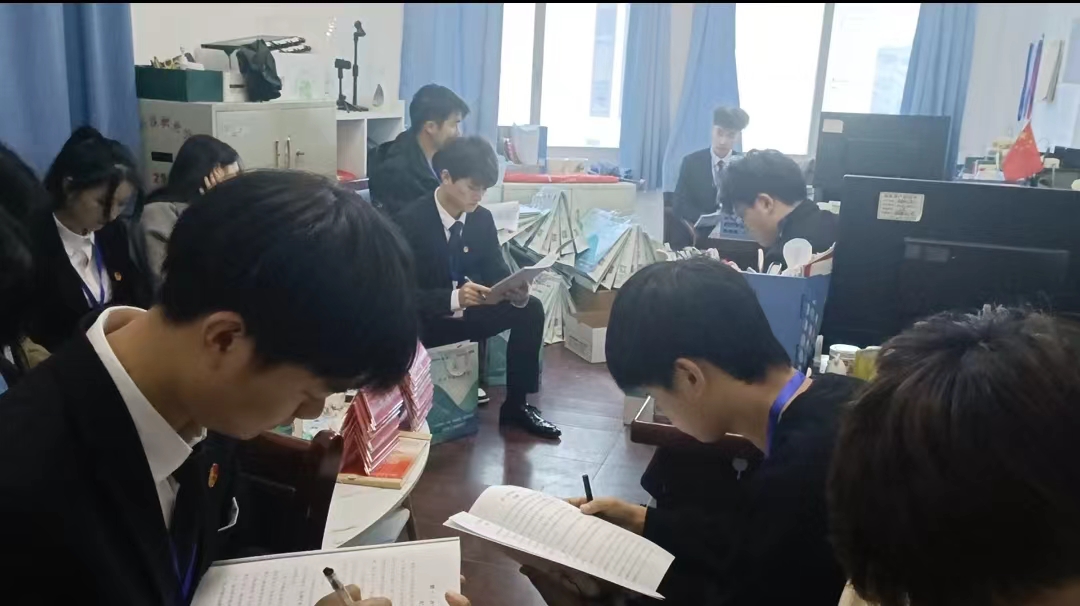 同心聚力學代會 逐夢青春向未來 ——我校第十二次學生代表大會勝利召開 同心聚力學代會 逐夢青春向未來 ——我校第十二次學生代表大會勝利召開