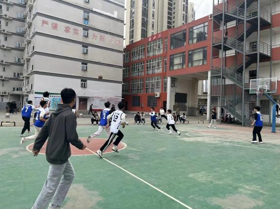 團魂燃星空，拼搏正當時丨新生籃球賽八強賽“戰況”速報