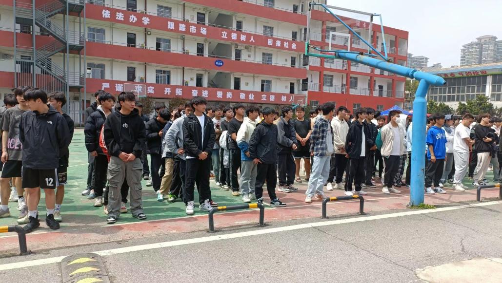 青春“籃”不住，熱血不止步 —武漢科技職業學院第十八屆“希望杯”籃球賽閉幕