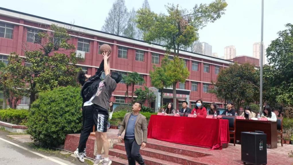 青春“籃”不住，熱血不止步 —武漢科技職業學院第十八屆“希望杯”籃球賽閉幕