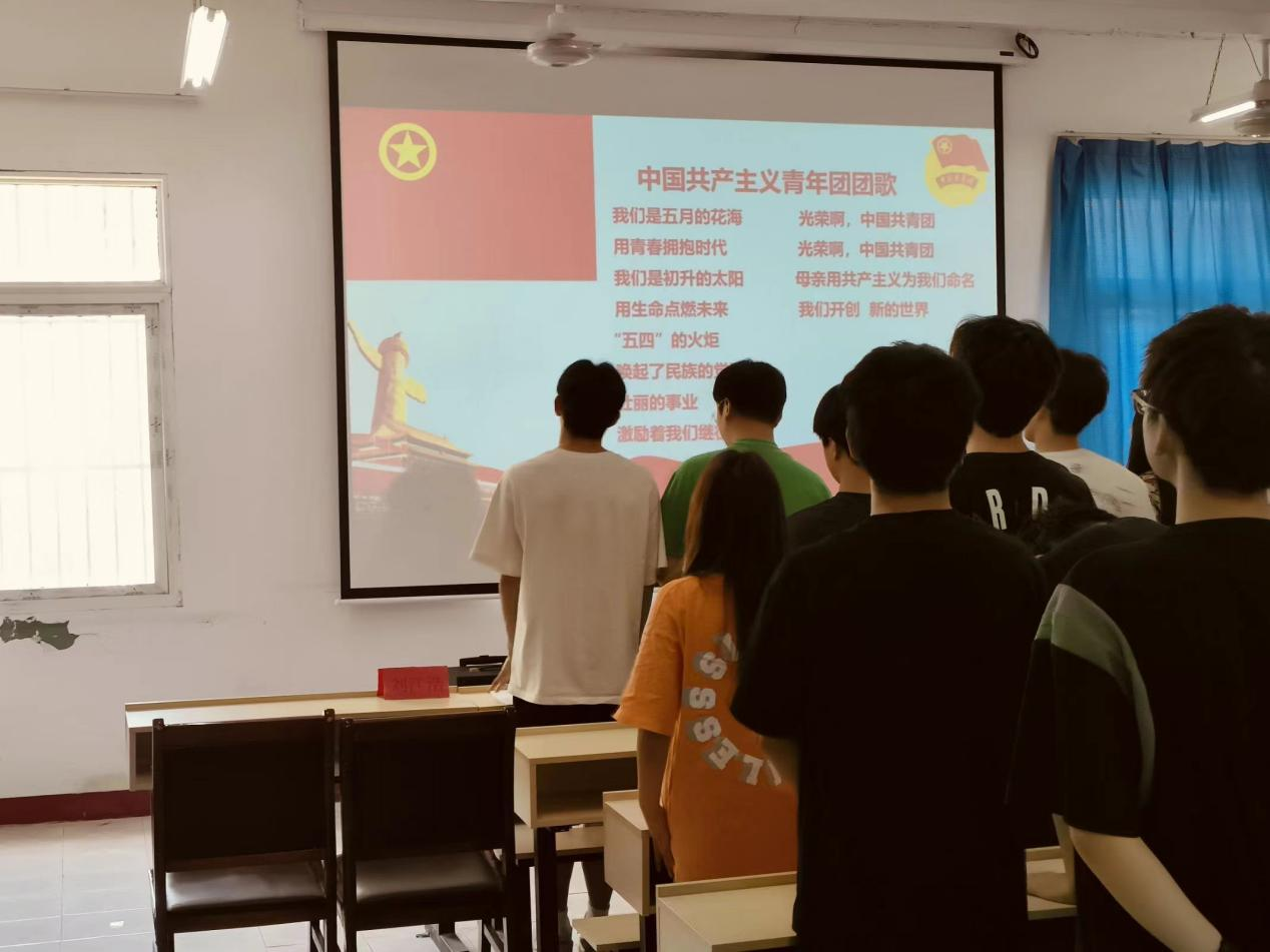 青春心向黨，奮斗新征程 ——武漢科技職業(yè)學(xué)院第五期團(tuán)課結(jié)業(yè)典禮暨入團(tuán)儀式