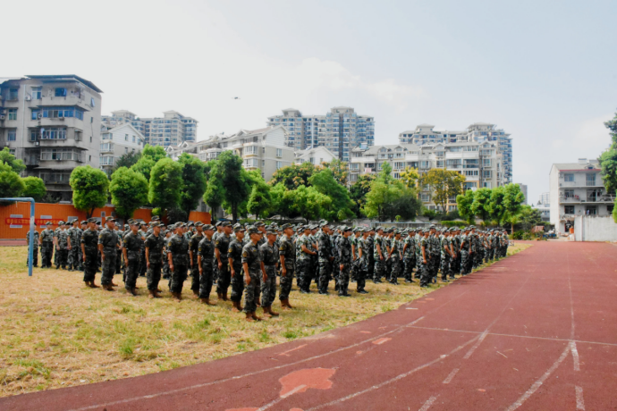 武漢科技職業學院舉行新生開訓典禮 暨軍訓開營儀式