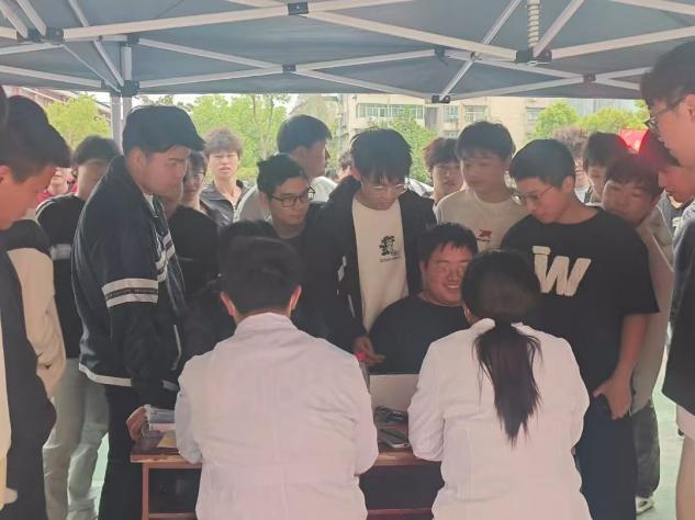 醫校共建,關愛師生健康 醫校共建,關愛師生健康