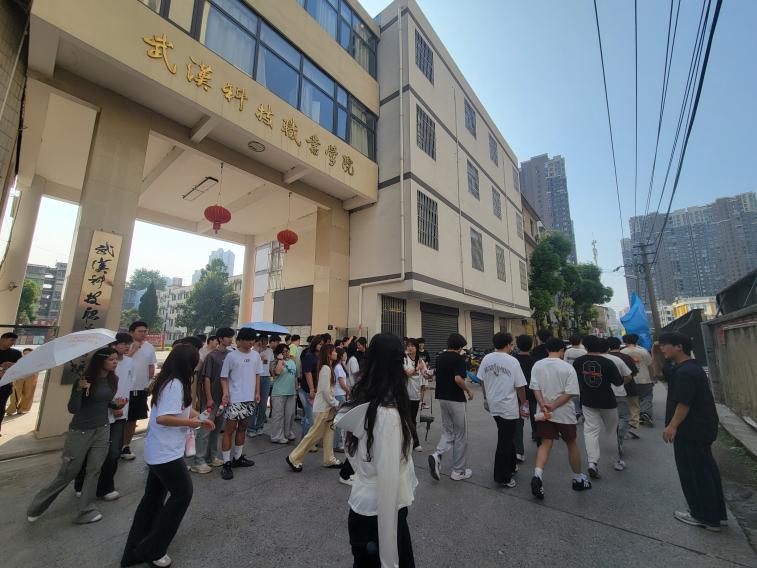 尋跡百年武九，解碼匠心傳承——我院開展四美塘文化公園沉浸式實踐活動
