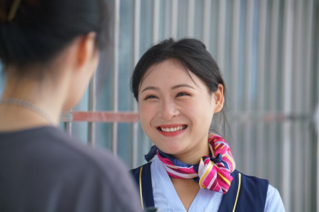 畢業進行時，就業零距離:  武漢科技職業學院畢業證領取日巧設就業直通車
