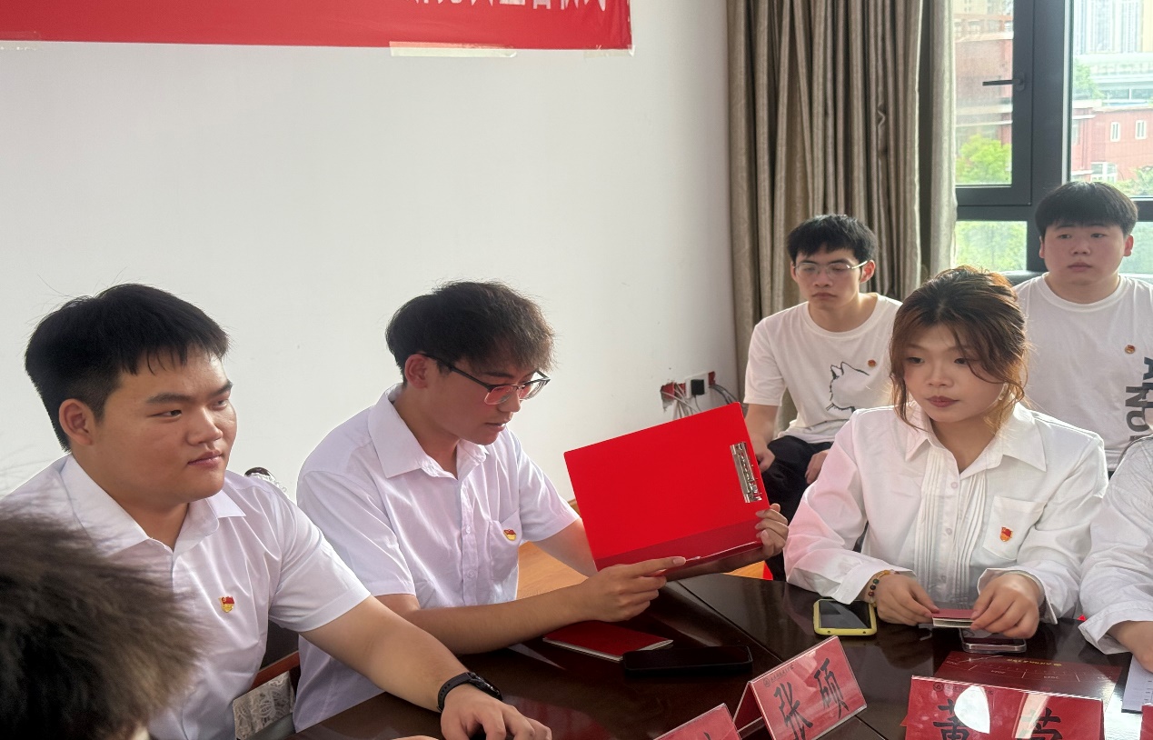 筑牢信仰之基，勇擔時代使命