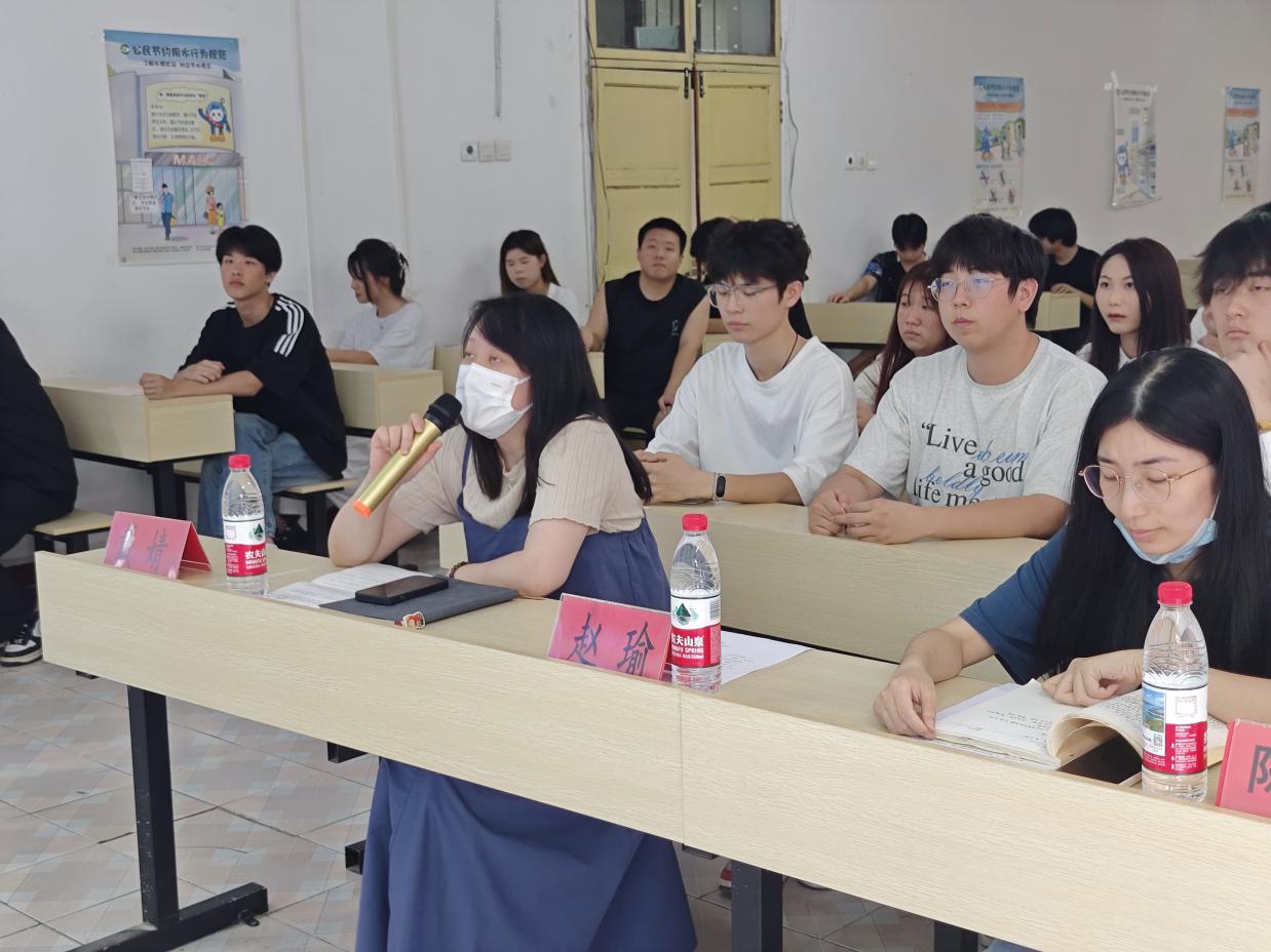 述往知來(lái)?yè)?dān)使命，凝心聚力啟新程