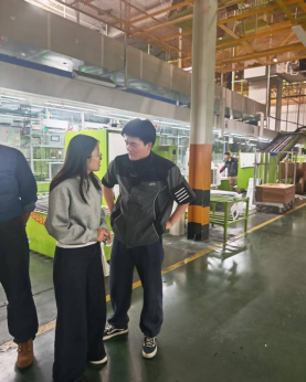 我院2023級輔導員赴美的集團走訪看望實習學生