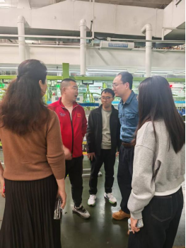我院2023級輔導員赴美的集團走訪看望實習學生