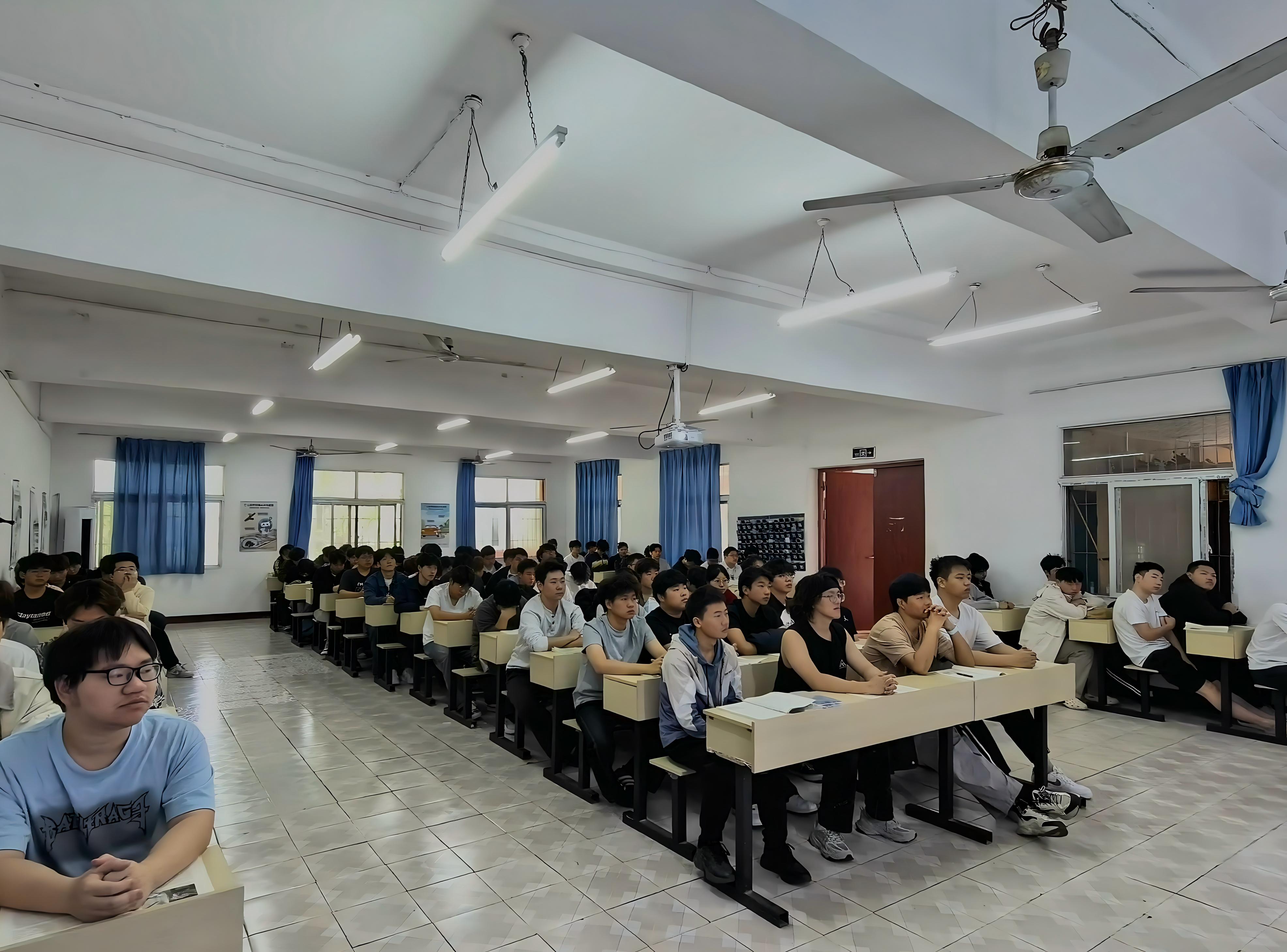 筑牢安全思想根基 勇擔時代青年使命  —— 我院組織學生同上總體國家安全觀 “思政大課”