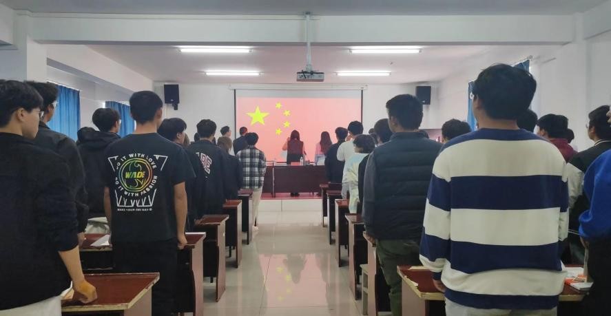 凝聚青年力量，奏響奮進(jìn)之歌  ——武漢科技職業(yè)學(xué)院第六期團(tuán)課開班典禮