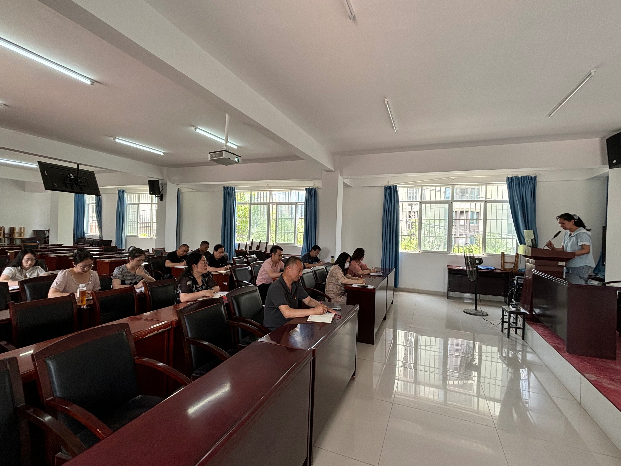 學院成功召開2025年干部素質提升年啟動儀式