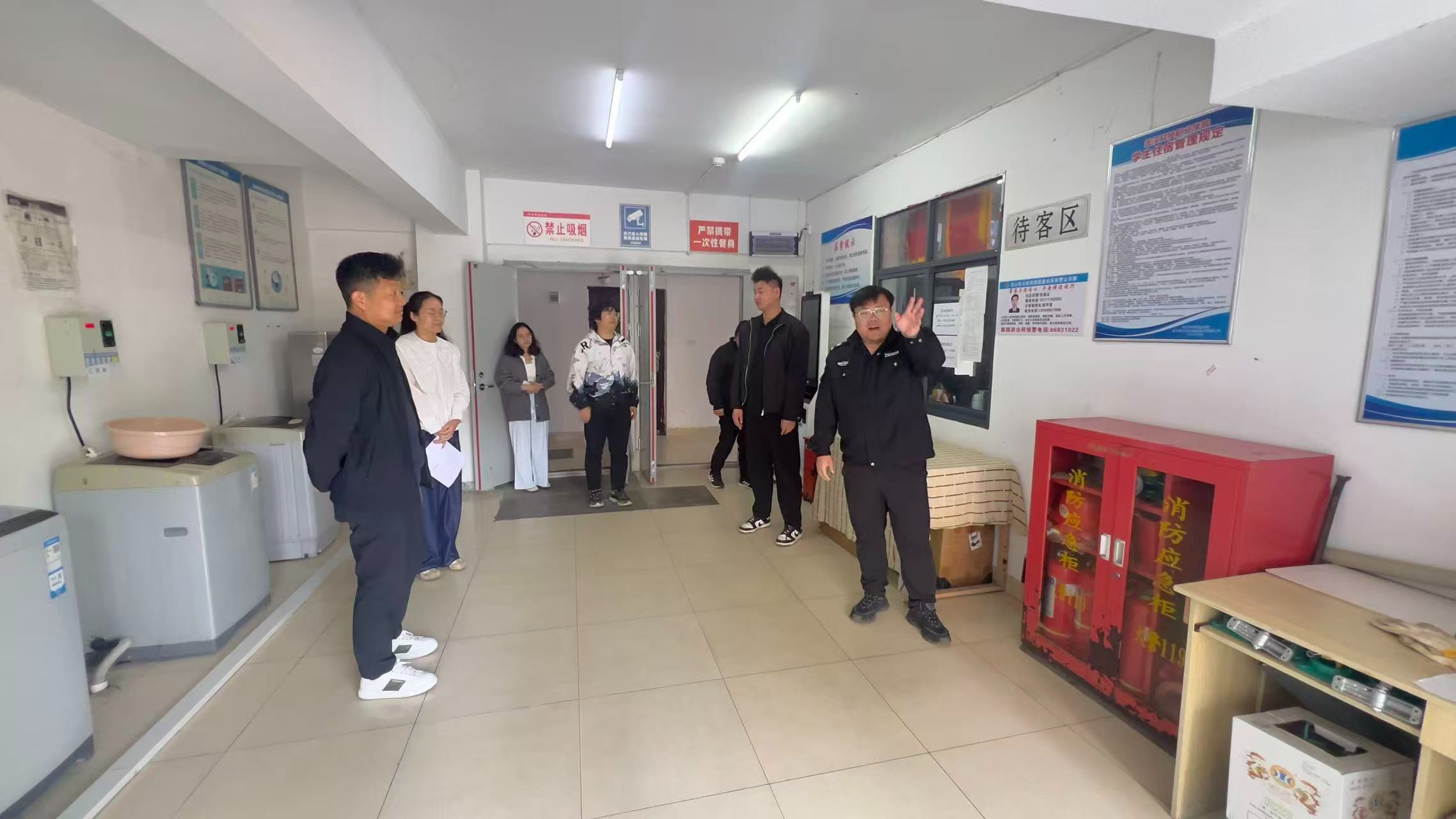 武漢科技職業學院五一節前校園安全大檢查筑牢假期安全防線