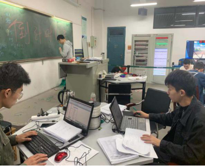祝賀我校在2019“捷安杯”職業技能大賽(車輛控制學生組)湖北省預賽獲得優異成績 祝賀我校在2019“捷安杯”職業技能大賽(車輛控制學生組)湖北省預賽獲得優異成績