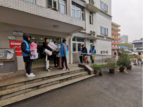 開學啦!師生順利返校 開學啦!師生順利返校