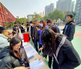 人人都獻出一點愛，人生將變得更美好      ——為黎承航同學募捐
