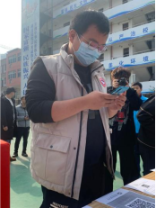 人人都獻出一點愛，人生將變得更美好      ——為黎承航同學募捐