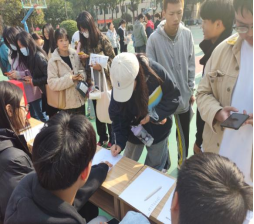 人人都獻出一點愛，人生將變得更美好      ——為黎承航同學募捐