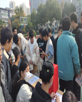 人人都獻出一點愛，人生將變得更美好      ——為黎承航同學募捐