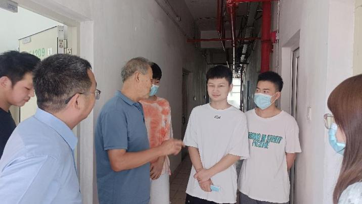 心系學子，踏暑南下——學院領導赴深圳看望實習學生